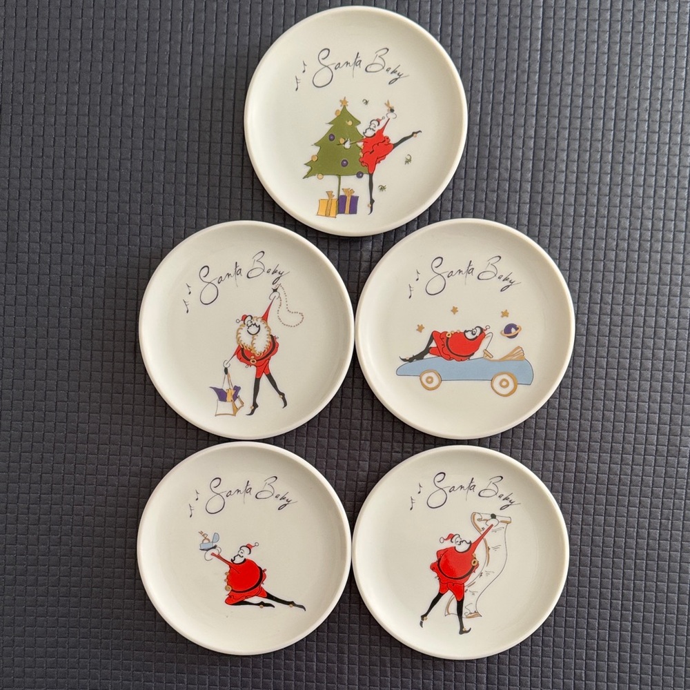 Pottery Barn Santa Claus Plate 4 inches diameter. Set of five. Made in Japan.